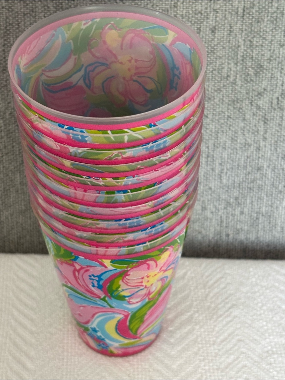 10 Lilly Pulitzer Pink Green Blue Floral Plastic Tumblers (Set) - Picture 6 of 7